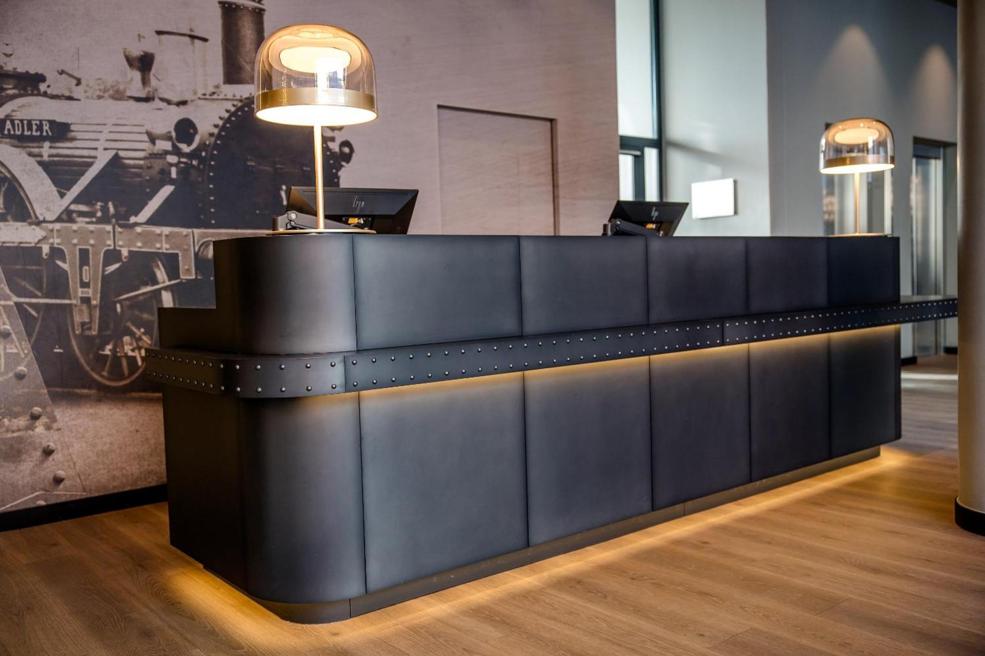 Motel One Nuernberg-City Buitenkant foto